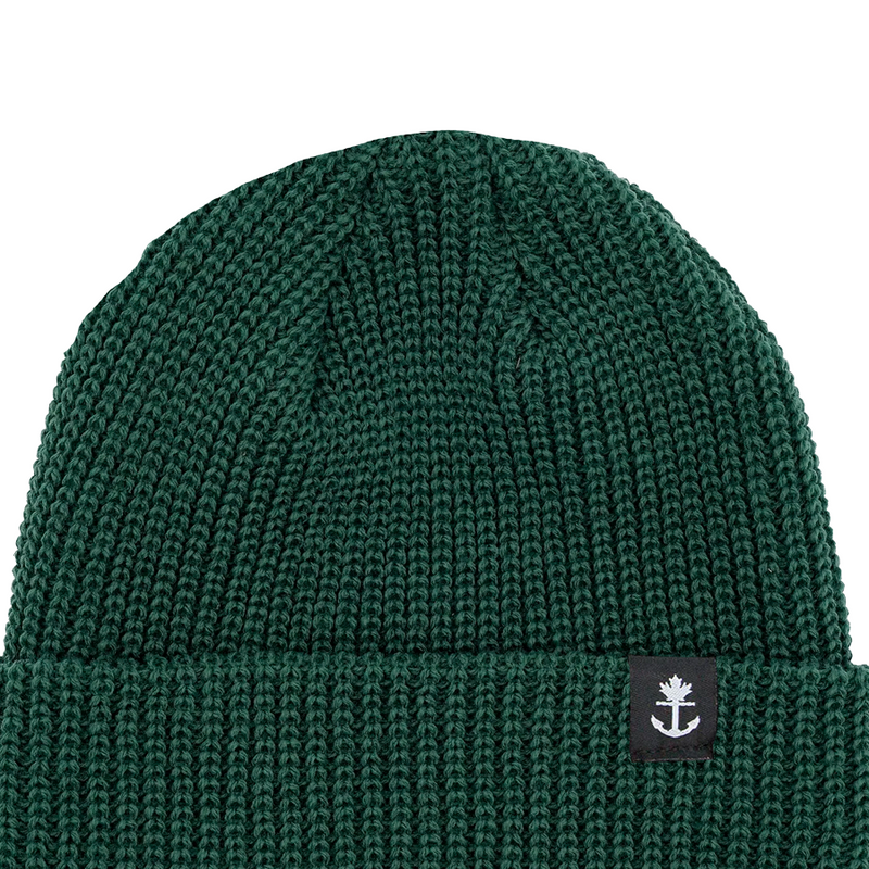 Short fit knit toque, beanie. Alpine Green coloured